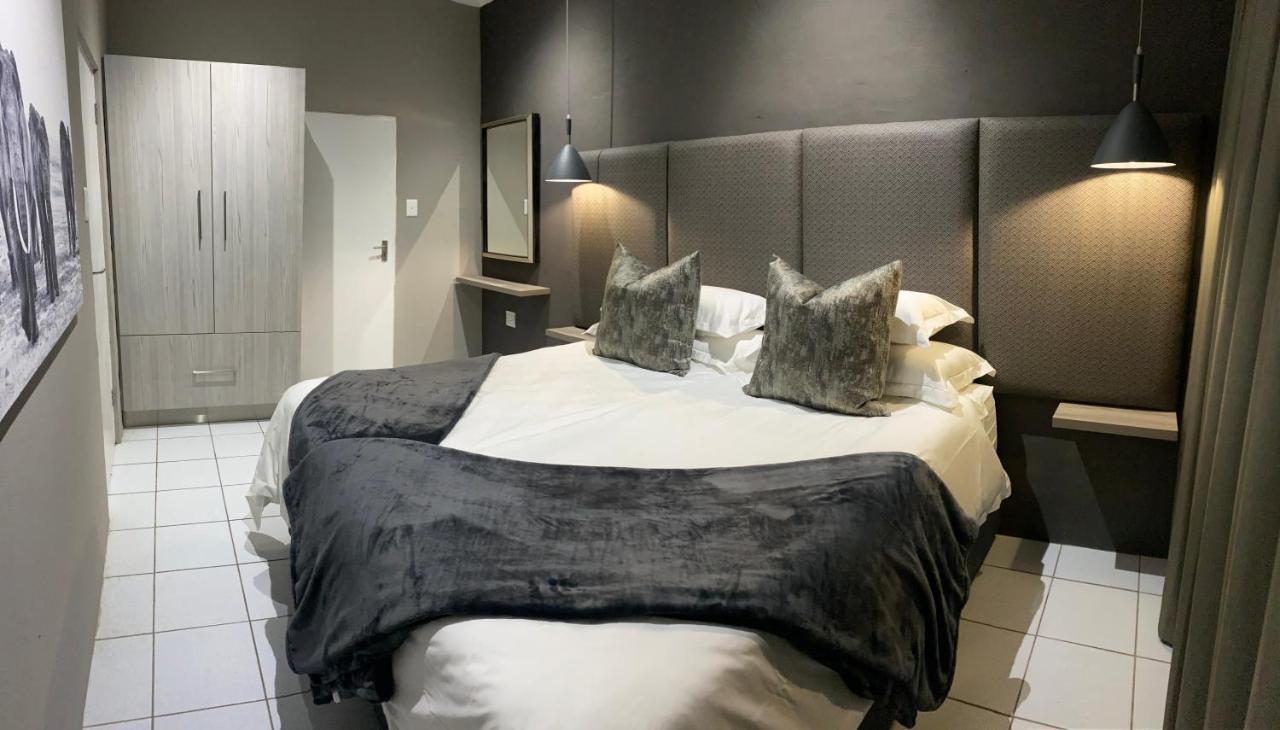 Adventure Apartment - Colchester - 5Km From Elephant Park Bagian luar foto