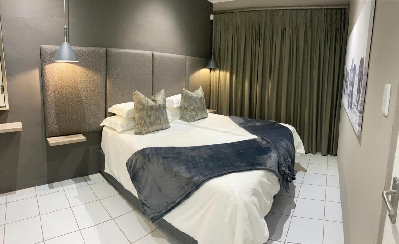 Adventure Apartment - Colchester - 5Km From Elephant Park Bagian luar foto